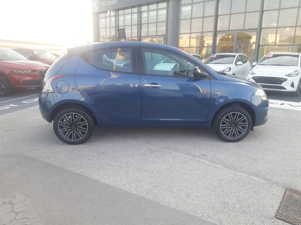 Lancia Ypsilon nuova a Campobasso (7)