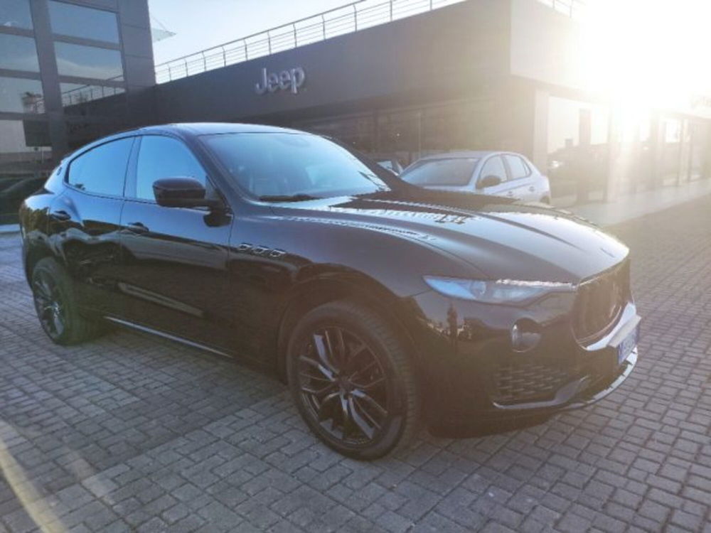 Maserati Levante usata a Frosinone (8)