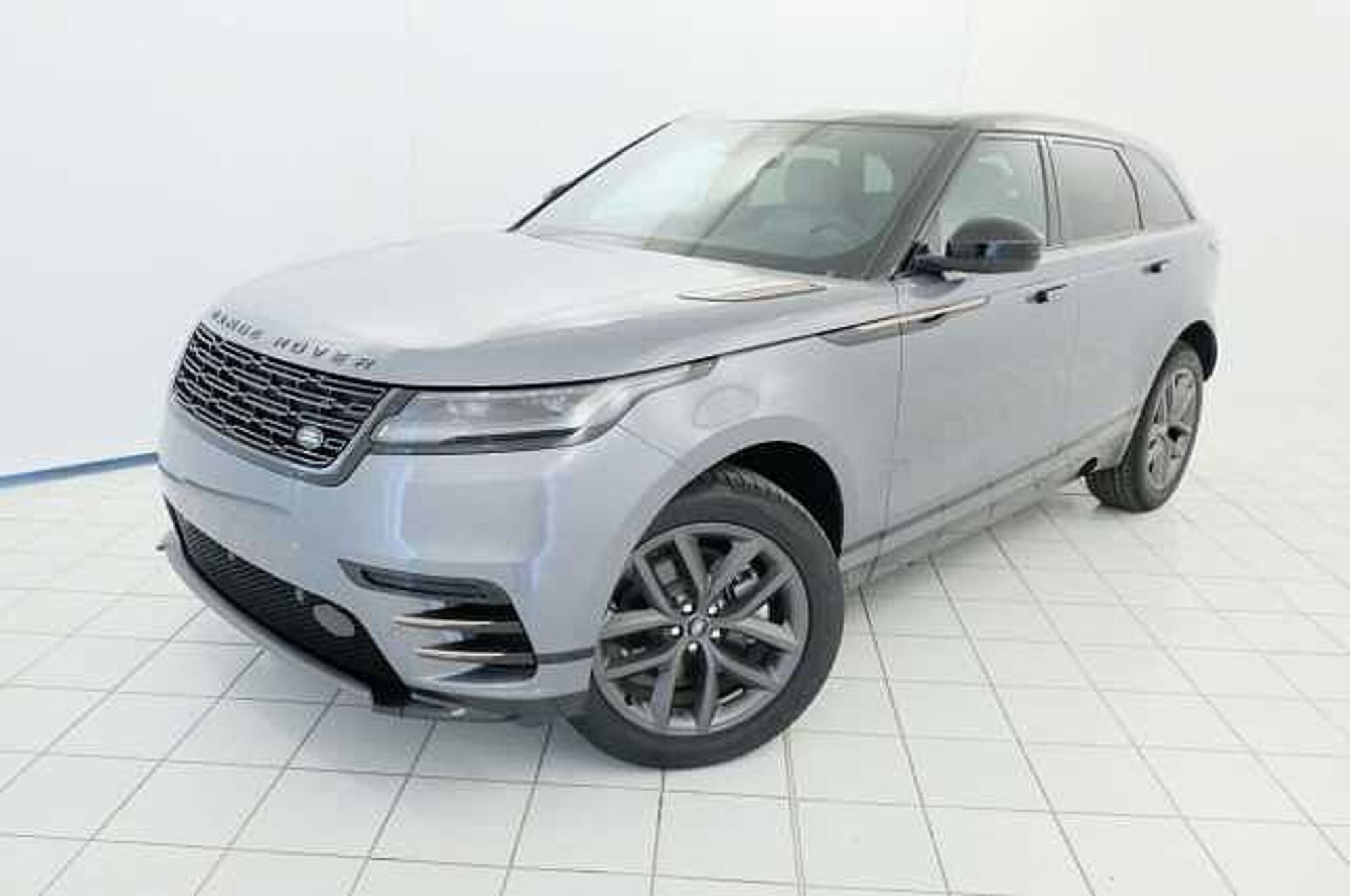 Land Rover Range Rover Velar 2.0D I4 204 CV R-Dynamic SE  del 2024 usata a Castel d&#039;Ario