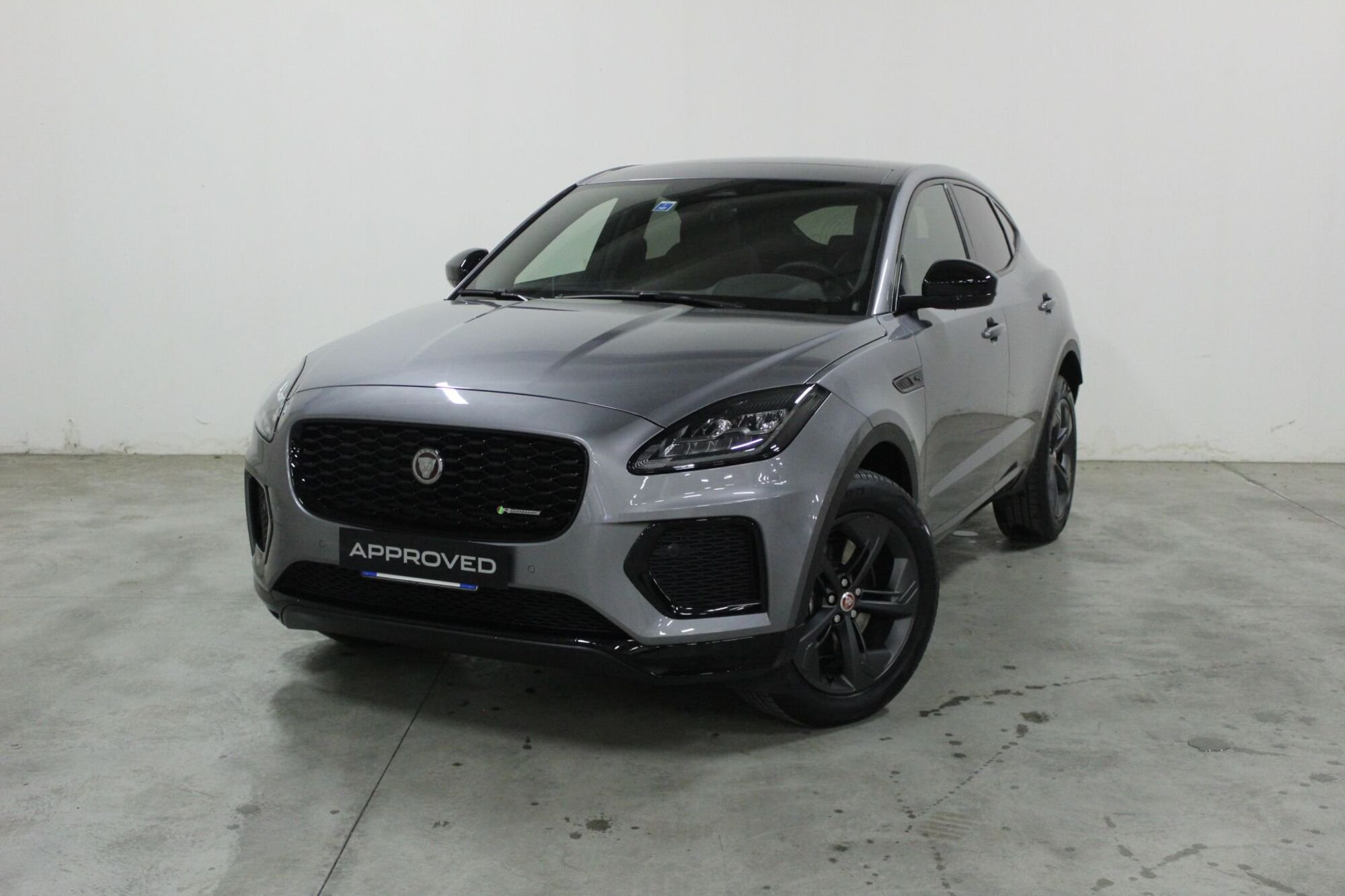 Jaguar E-Pace 2.0D I4 163 CV AWD Auto R-Dynamic Black  del 2023 usata a Brescia