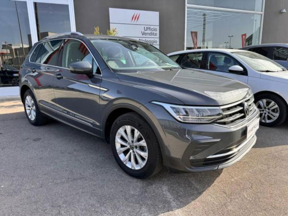 Volkswagen Tiguan usata a Lecce (4)