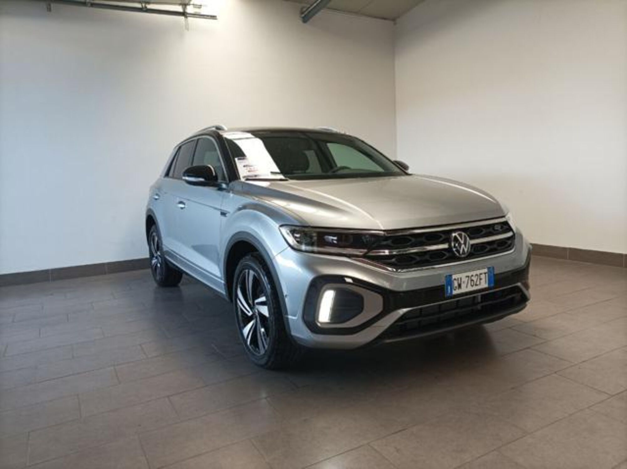 Volkswagen T-Roc 1.0 TSI R-Line nuova a Magenta