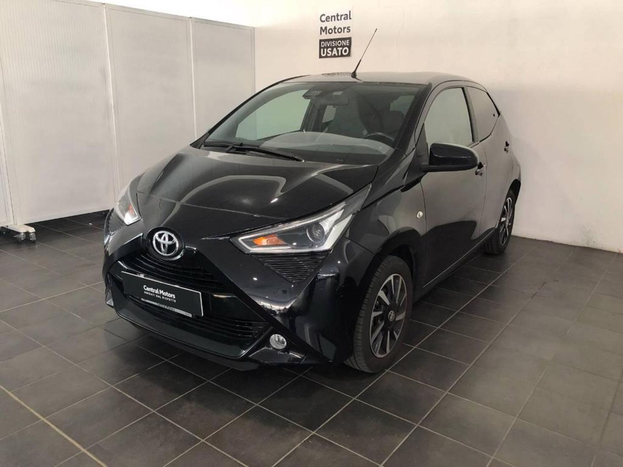 Toyota Aygo Connect 1.0 VVT-i 72 CV 5 porte x-you del 2021 usata a Torino