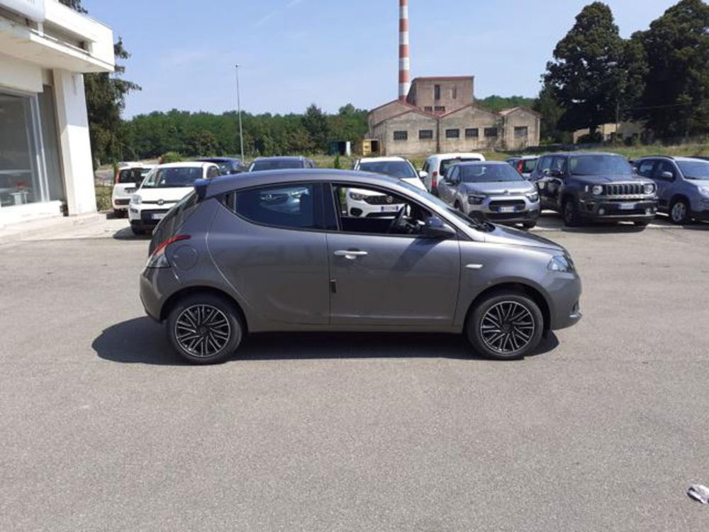 Lancia Ypsilon nuova a Firenze (3)