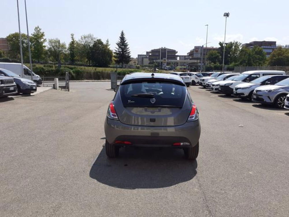 Lancia Ypsilon nuova a Firenze (5)