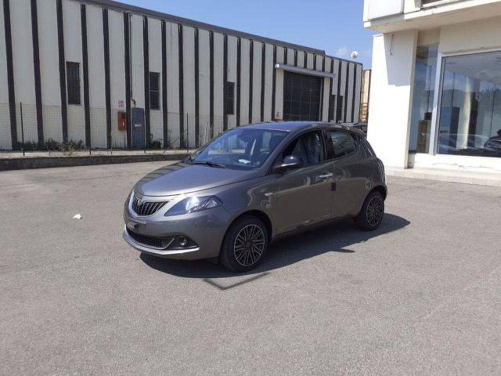 Lancia Ypsilon nuova a Firenze (8)