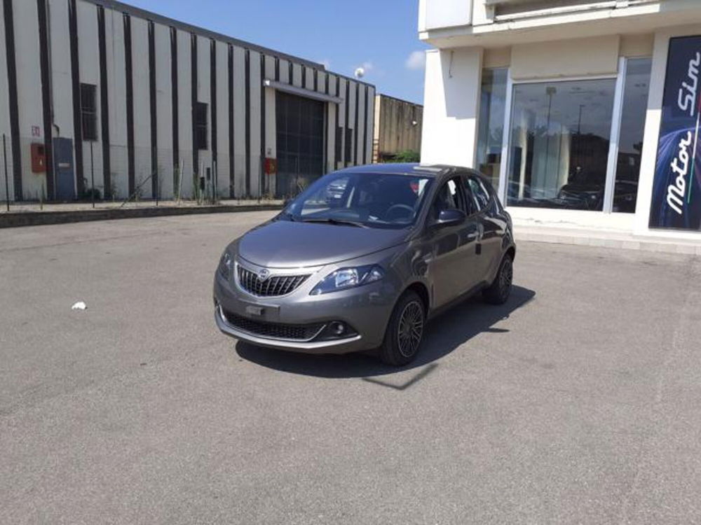 Lancia Ypsilon nuova a Firenze (9)