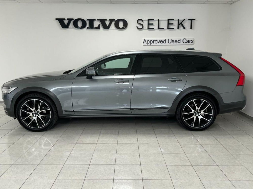 Volvo V90 Cross Country usata a Como (8)