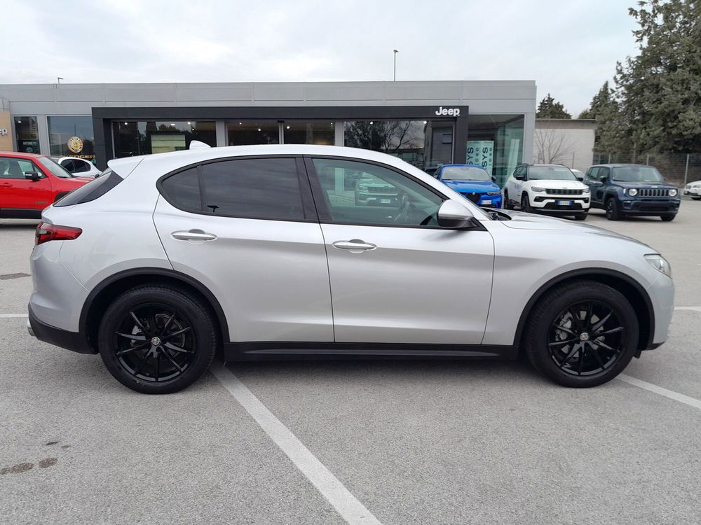 Alfa Romeo Stelvio usata a Ancona (7)