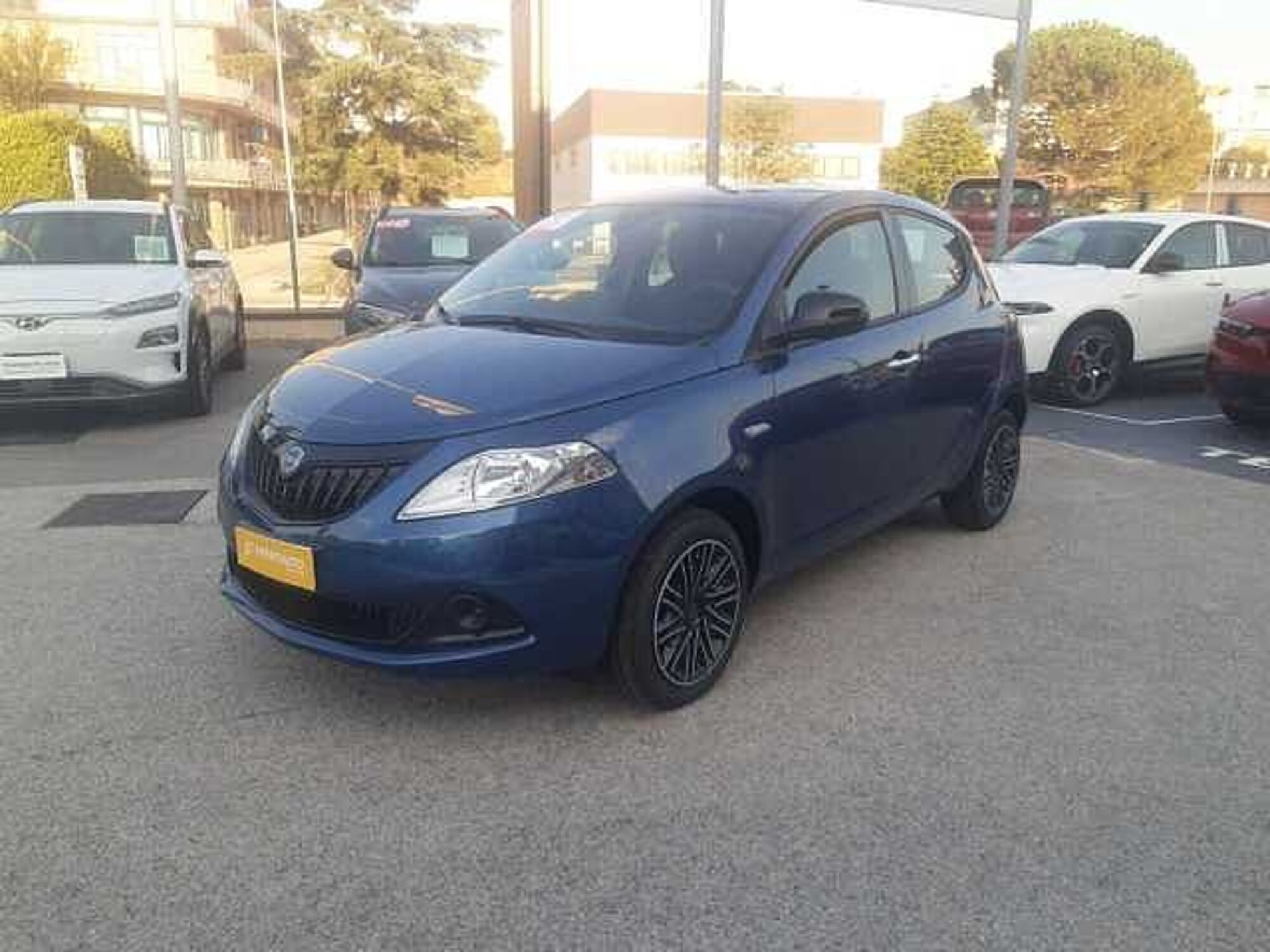 Lancia Ypsilon 1.0 FireFly 5 porte S&amp;S Hybrid Ecochic Silver  nuova a Ancona