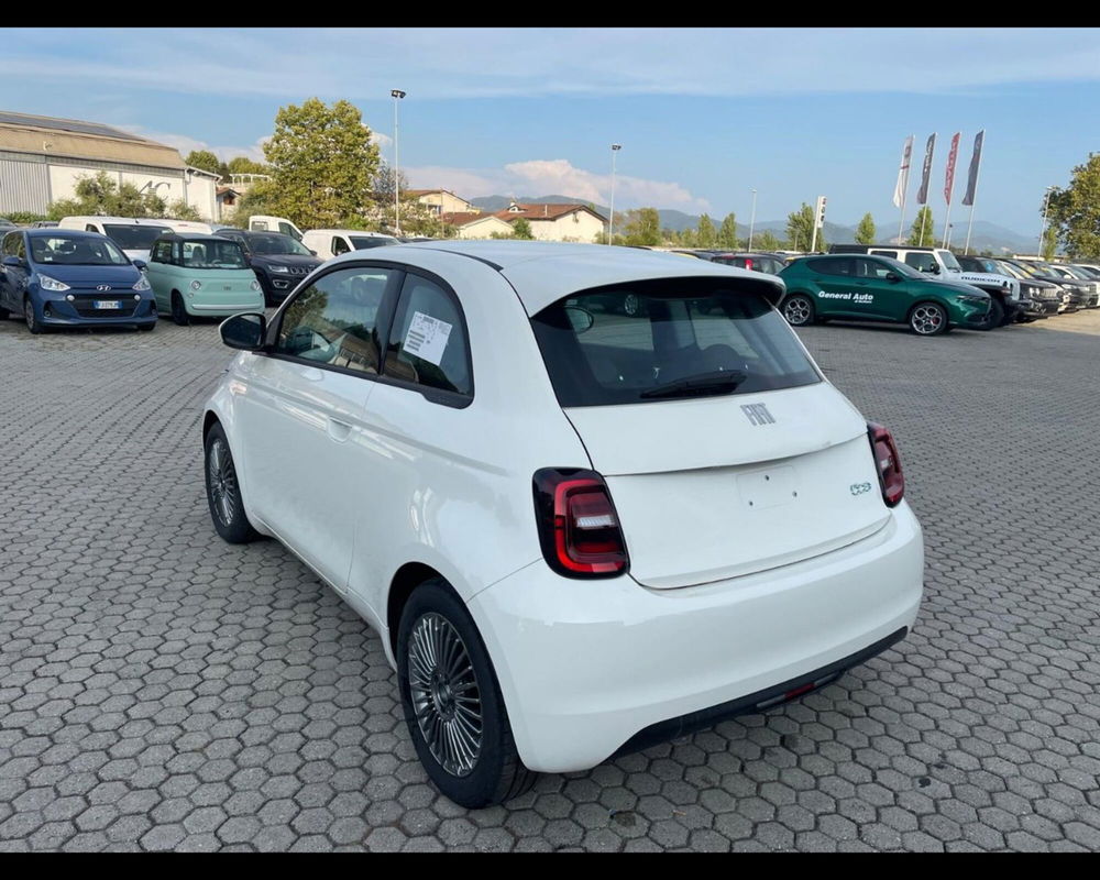 Fiat 500e nuova a Lucca (5)