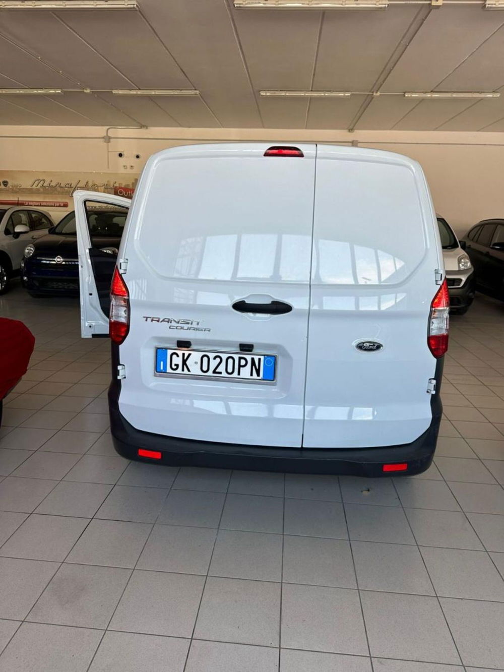 Ford Transit Courier usata a Napoli (6)