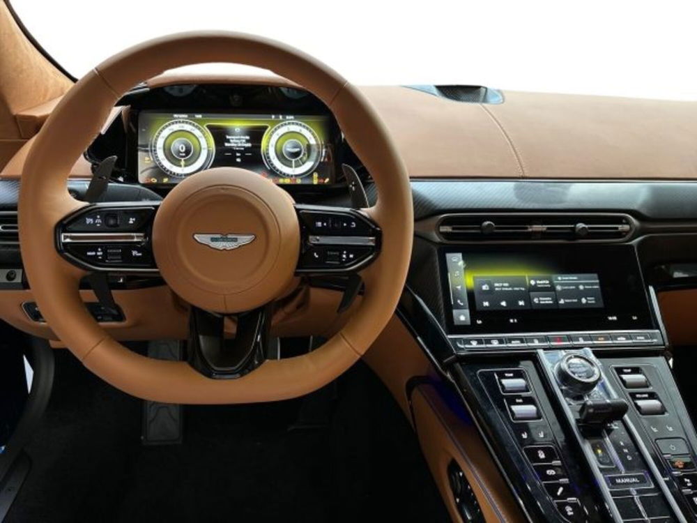 Aston Martin Vantage nuova a Bologna (14)