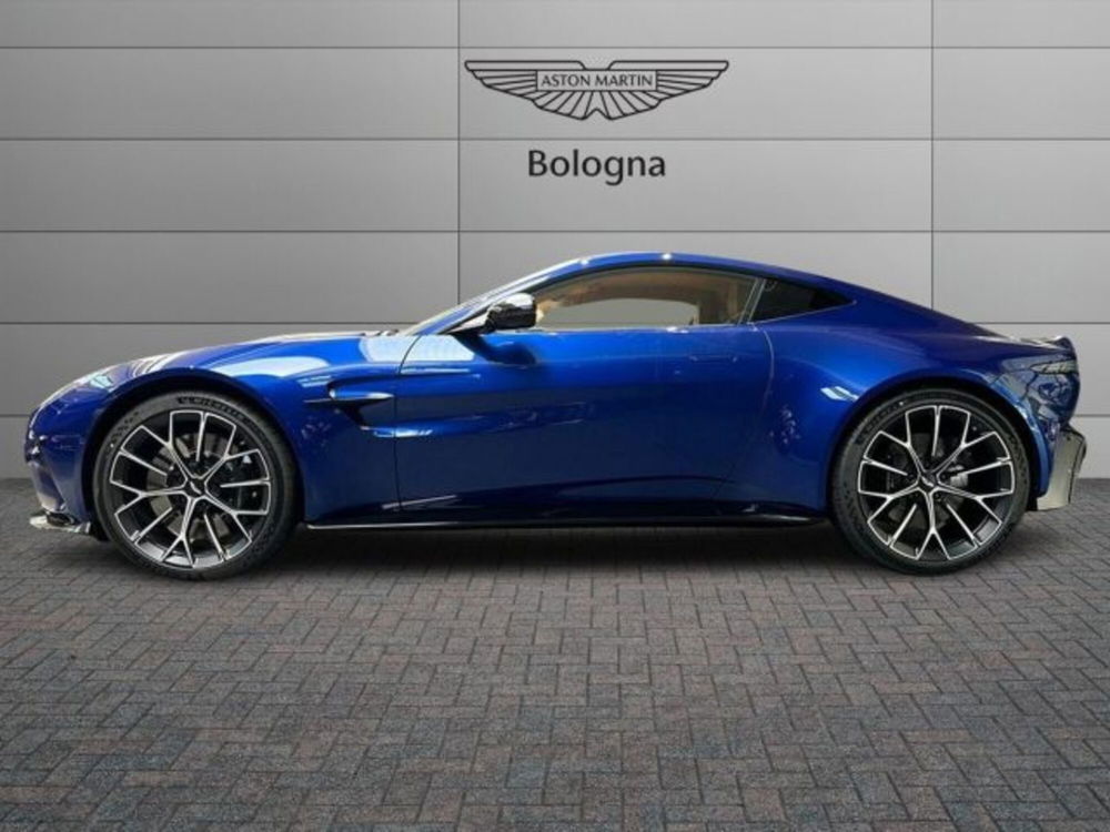 Aston Martin Vantage nuova a Bologna (3)