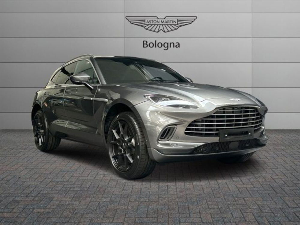 Aston Martin DBX nuova a Bologna