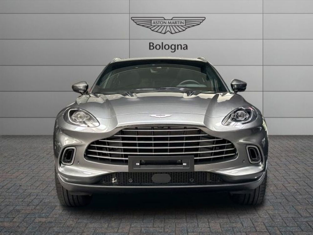 Aston Martin DBX nuova a Bologna (4)