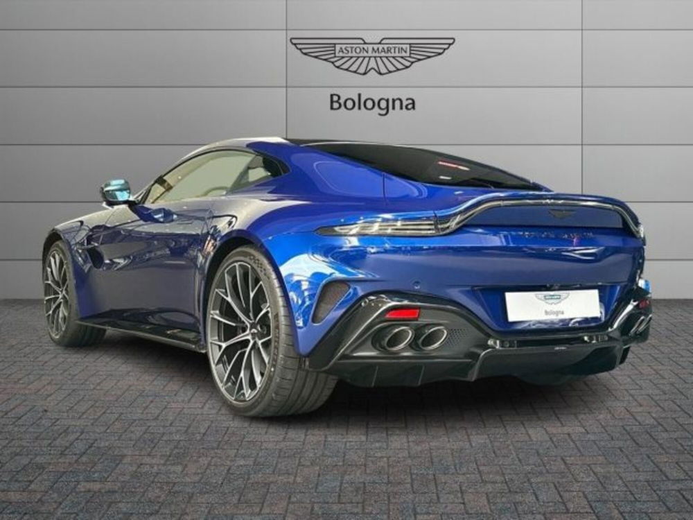 Aston Martin Vantage nuova a Bologna (5)