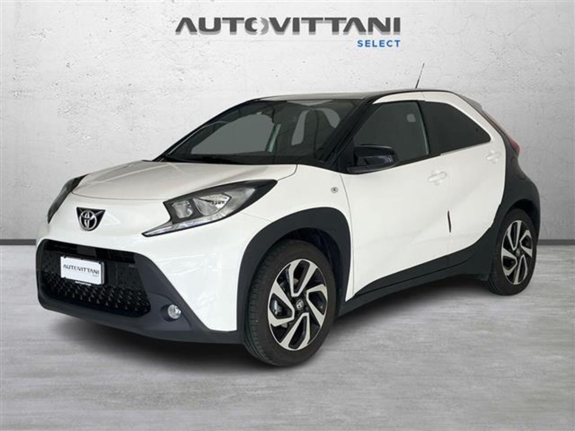 Toyota Aygo X 1.0 Trend Air 72cv del 2023 usata a Como