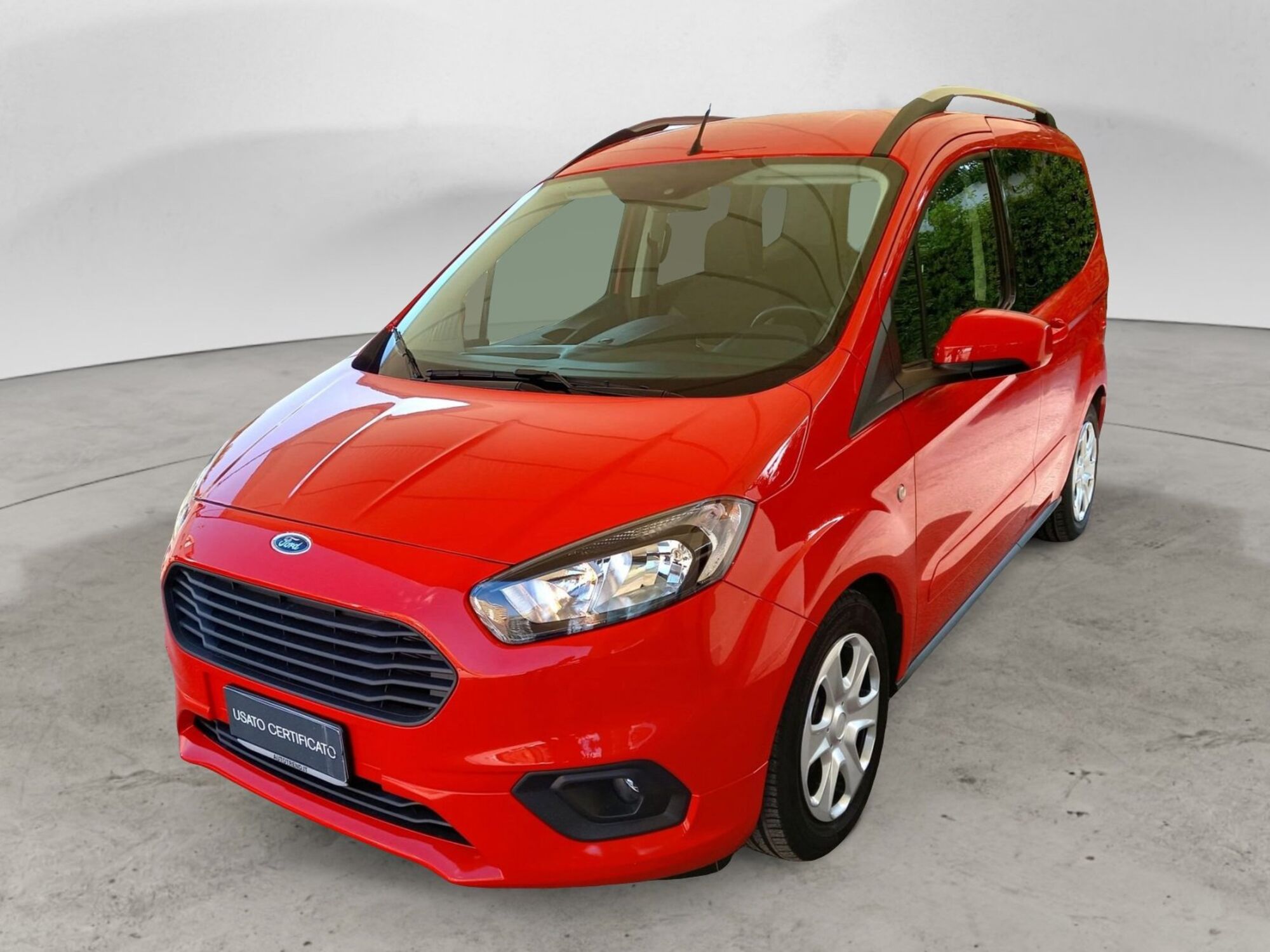 Ford Tourneo Courier 1.0 EcoBoost 100 CV Plus  del 2019 usata a Bari