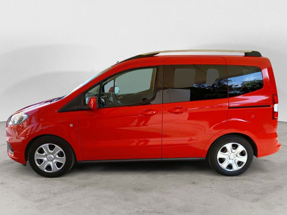 Ford Tourneo Courier usata a Bari (5)