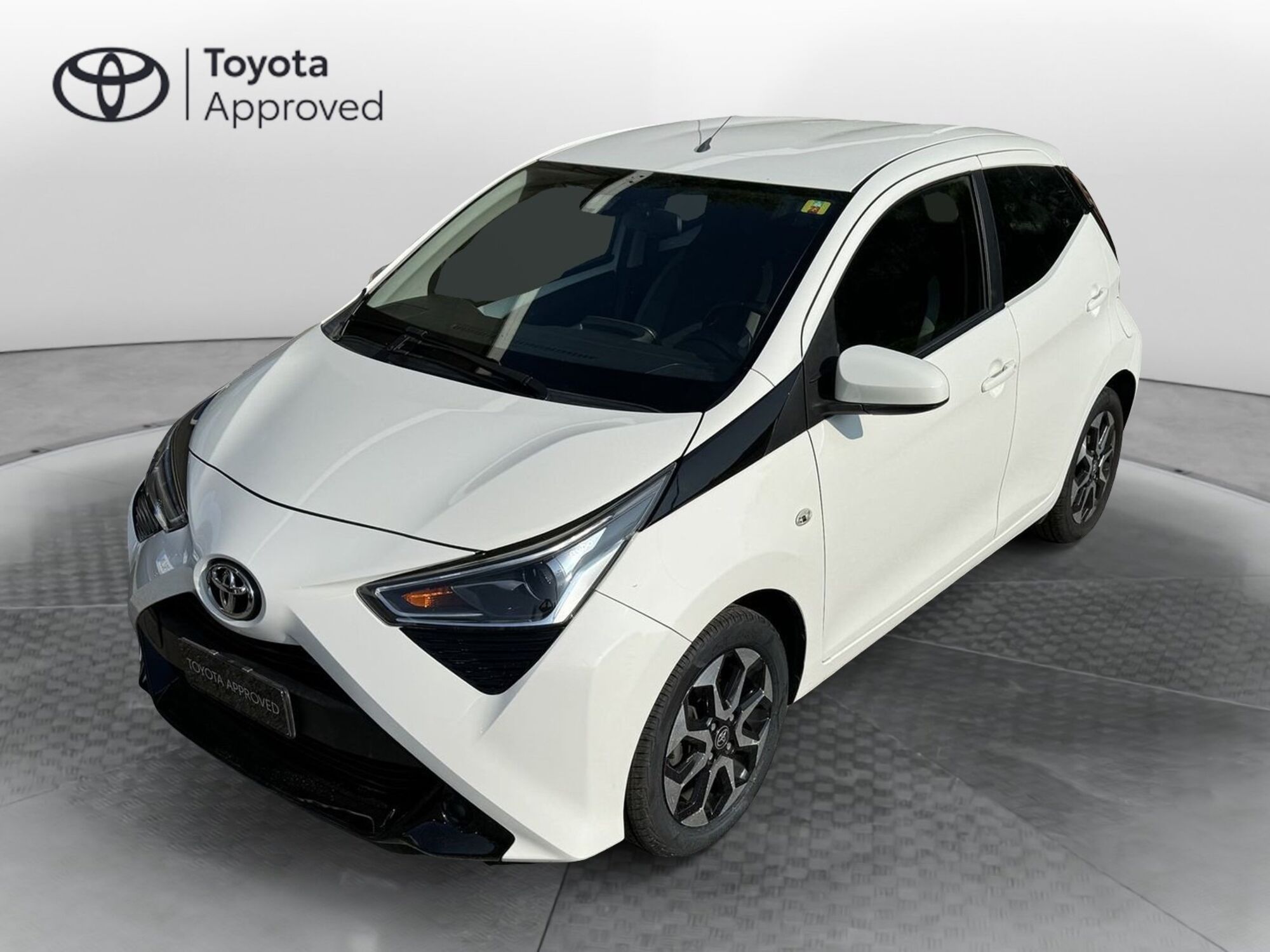 Toyota Aygo 1.0 VVT-i 72 CV 5 porte x-fun  del 2018 usata a Como