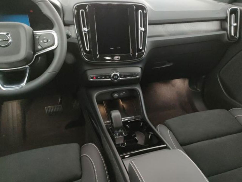 Volvo XC40 nuova a Modena (14)