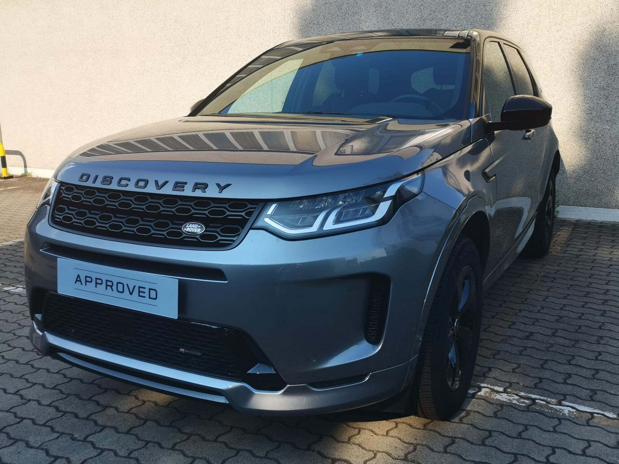 Land Rover Discovery Sport 2.0 Si4 200 CV AWD Auto R-Dynamic S  del 2022 usata a Milano