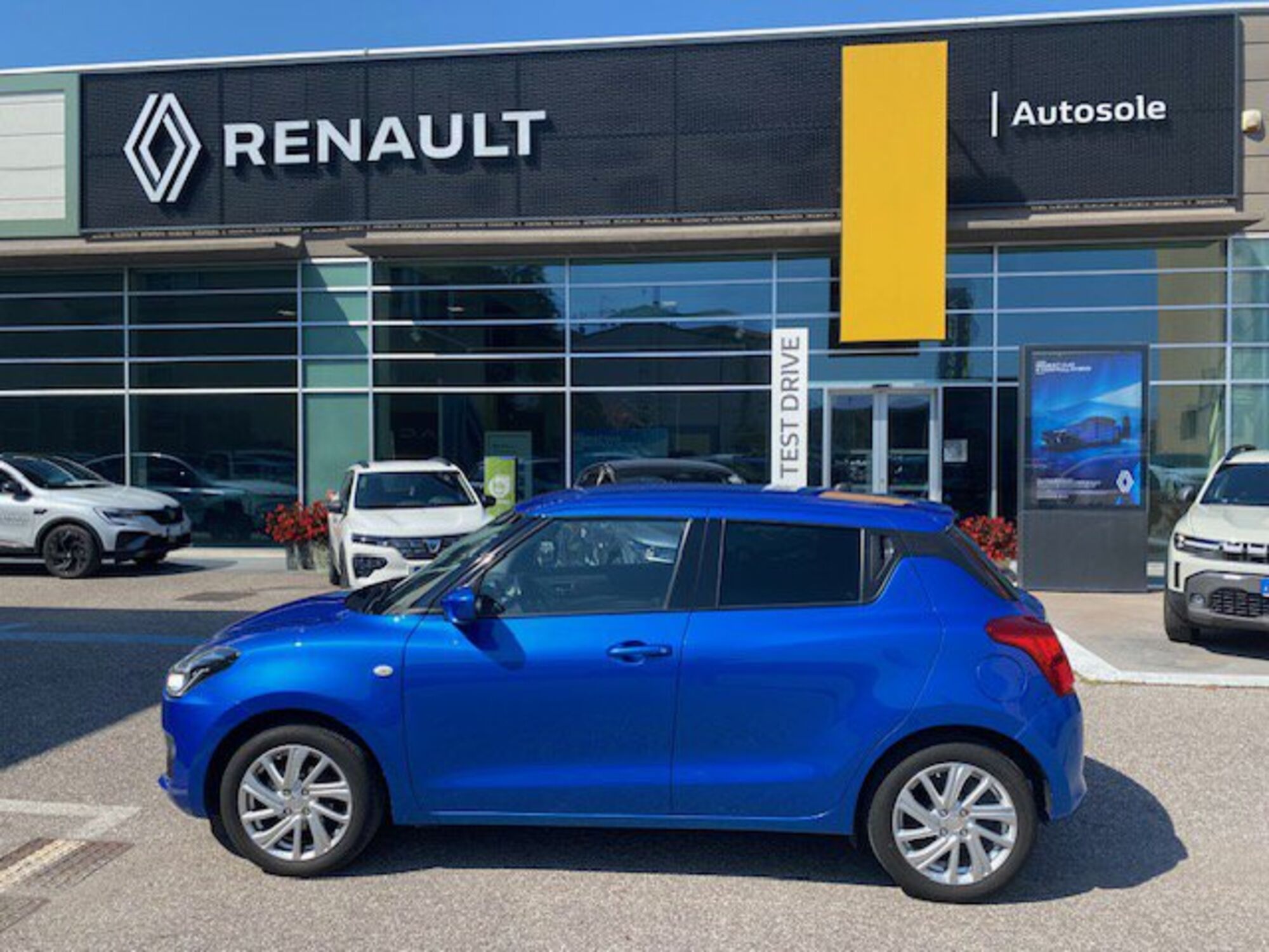 Suzuki Swift 1.2 Hybrid Easy Top del 2022 usata a Dolce&#039;