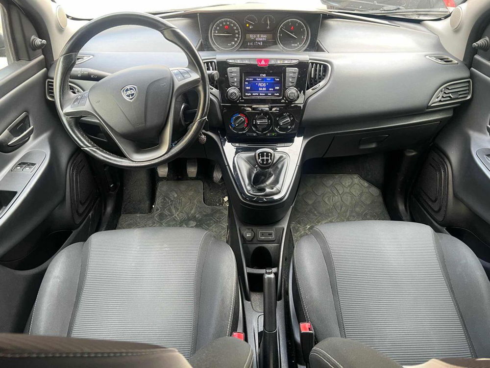 Lancia Ypsilon usata a Foggia (12)