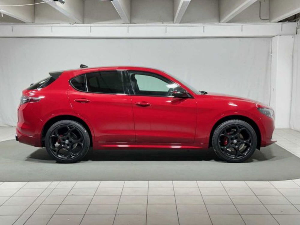 Alfa Romeo Stelvio nuova a Sondrio (6)