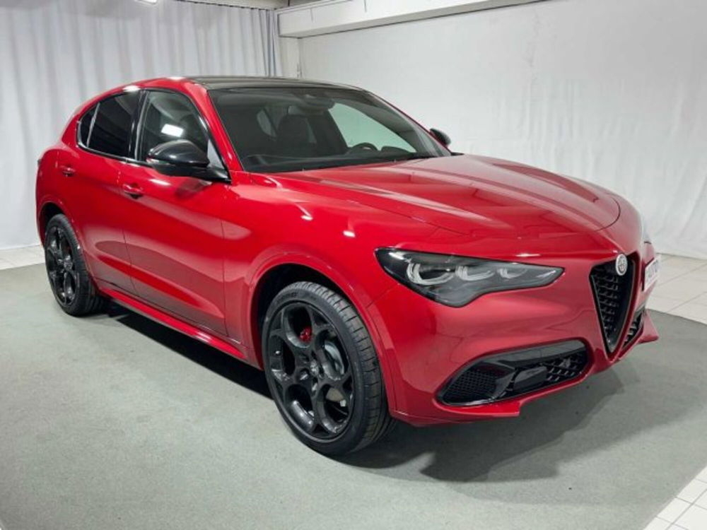 Alfa Romeo Stelvio nuova a Sondrio (7)