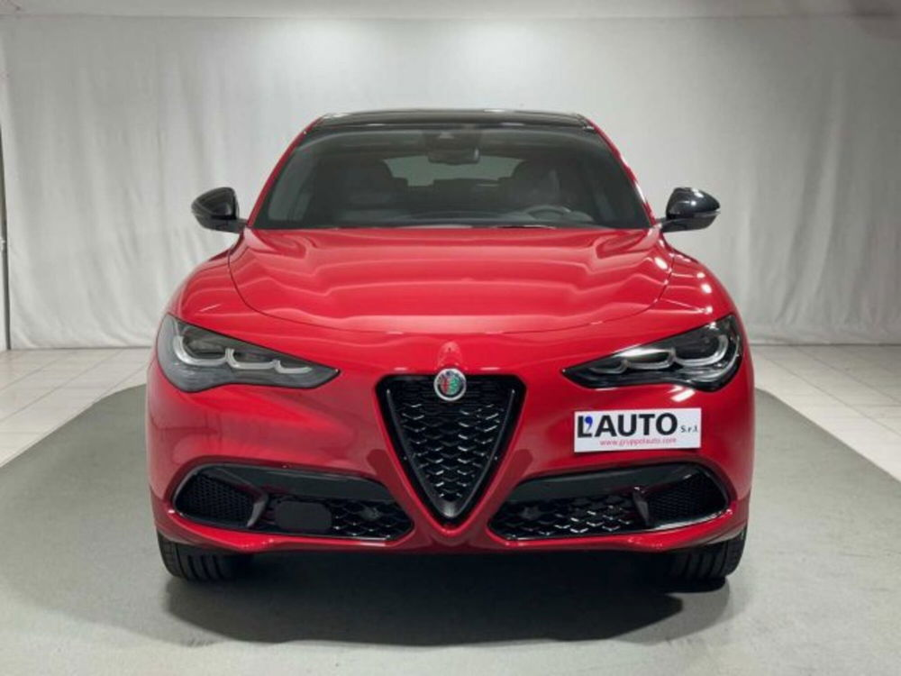 Alfa Romeo Stelvio nuova a Sondrio (8)