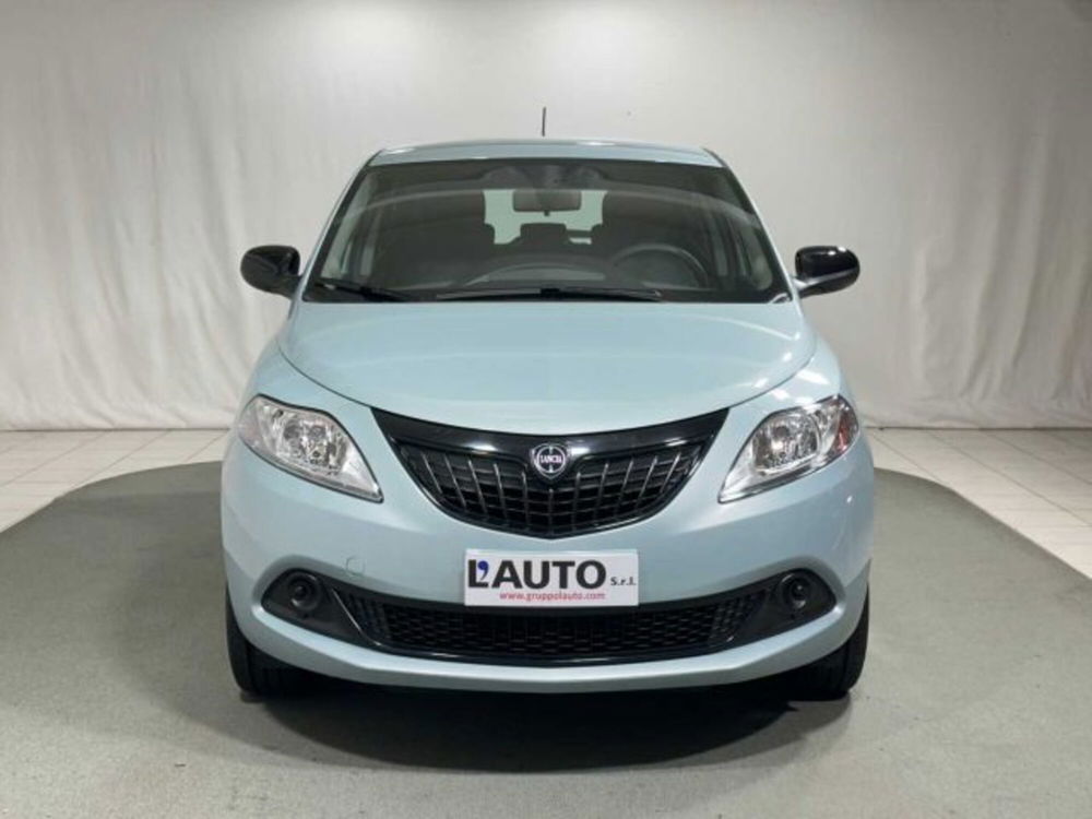 Lancia Ypsilon nuova a Sondrio (8)