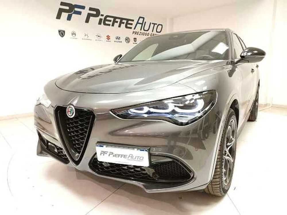 Alfa Romeo Stelvio nuova a Teramo (9)