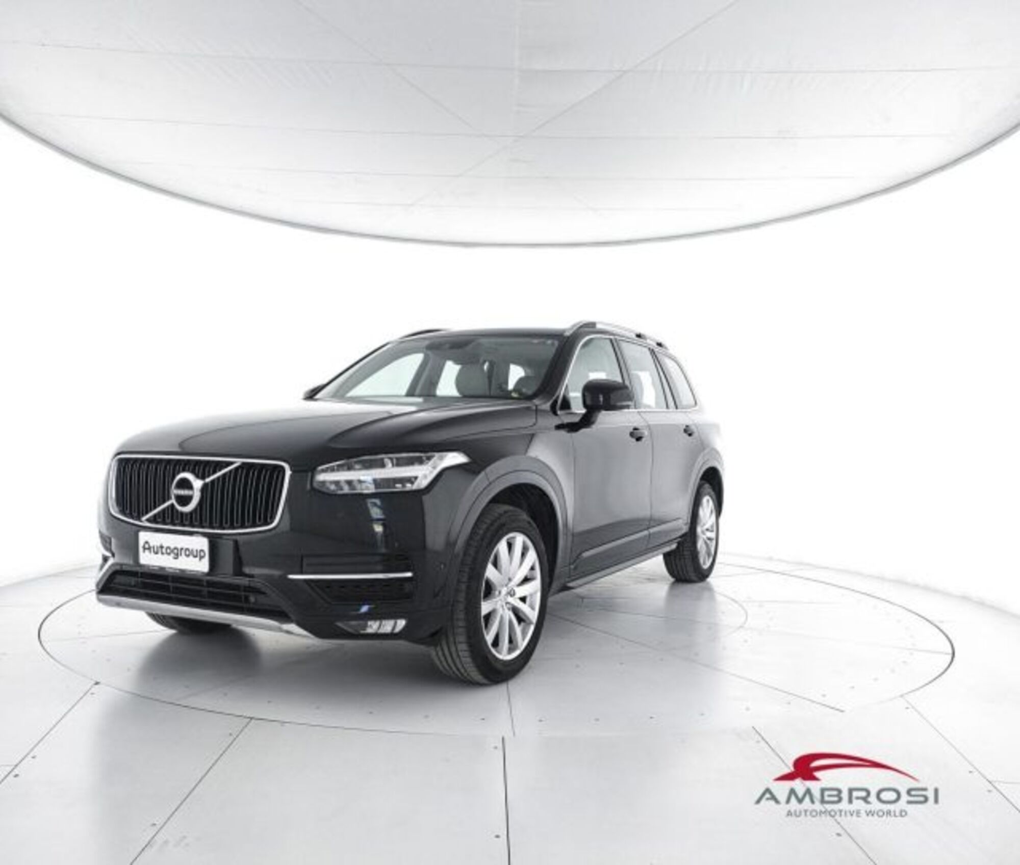 Volvo XC90 D5 AWD Geartronic Momentum  del 2016 usata a Corciano