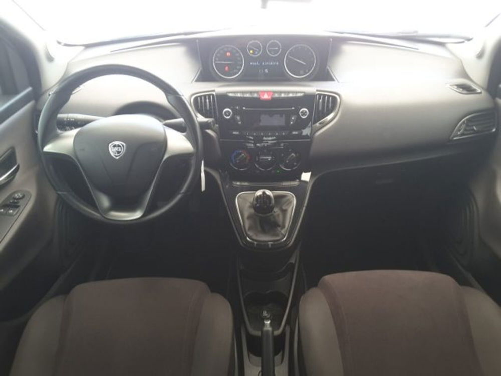 Lancia Ypsilon usata a Firenze (9)