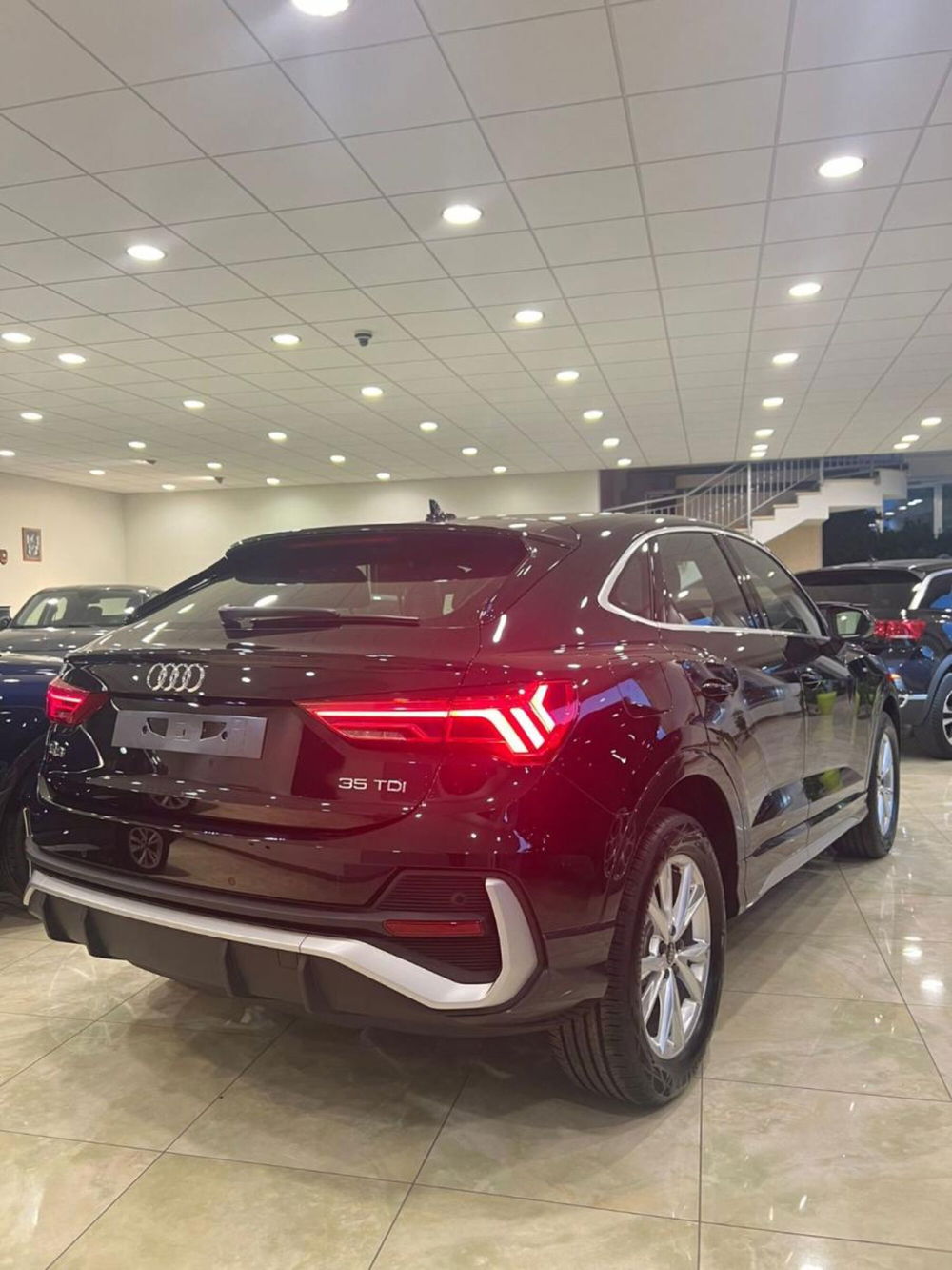 Audi Q3 Sportback nuova a Napoli (5)