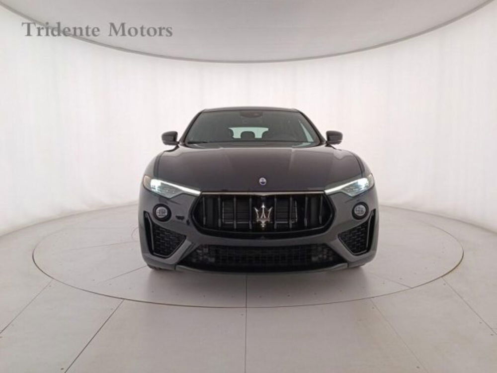 Maserati Levante nuova a Padova (2)