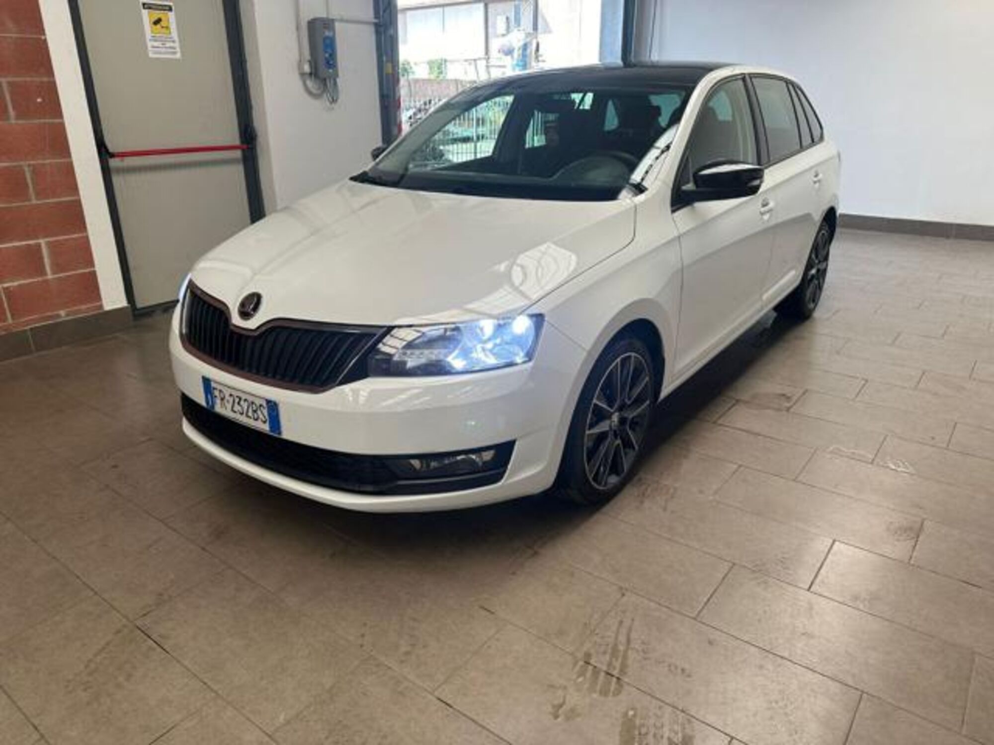 Skoda Rapid Spaceback TSI 110 CV Ambition  del 2018 usata a Magenta