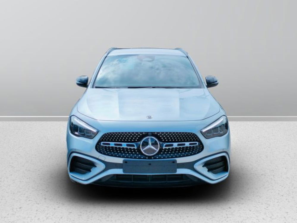 Mercedes-Benz GLA SUV nuova a Teramo (2)