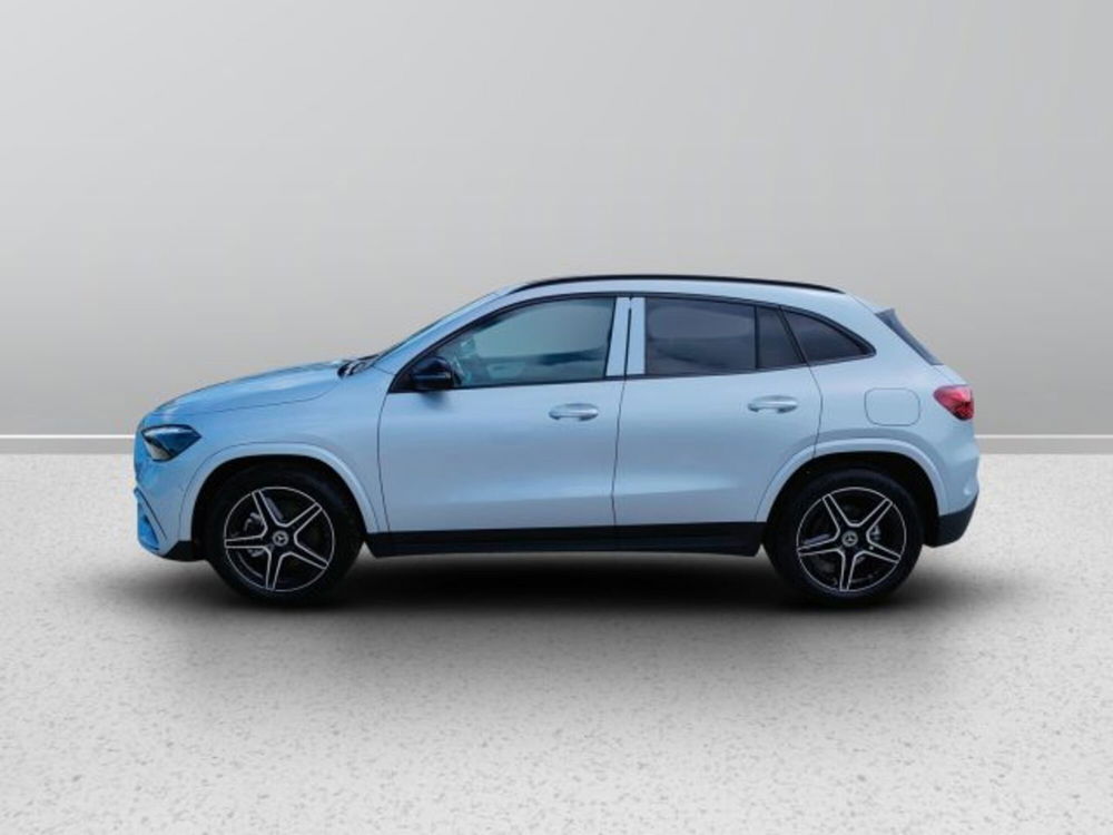 Mercedes-Benz GLA SUV nuova a Teramo (3)