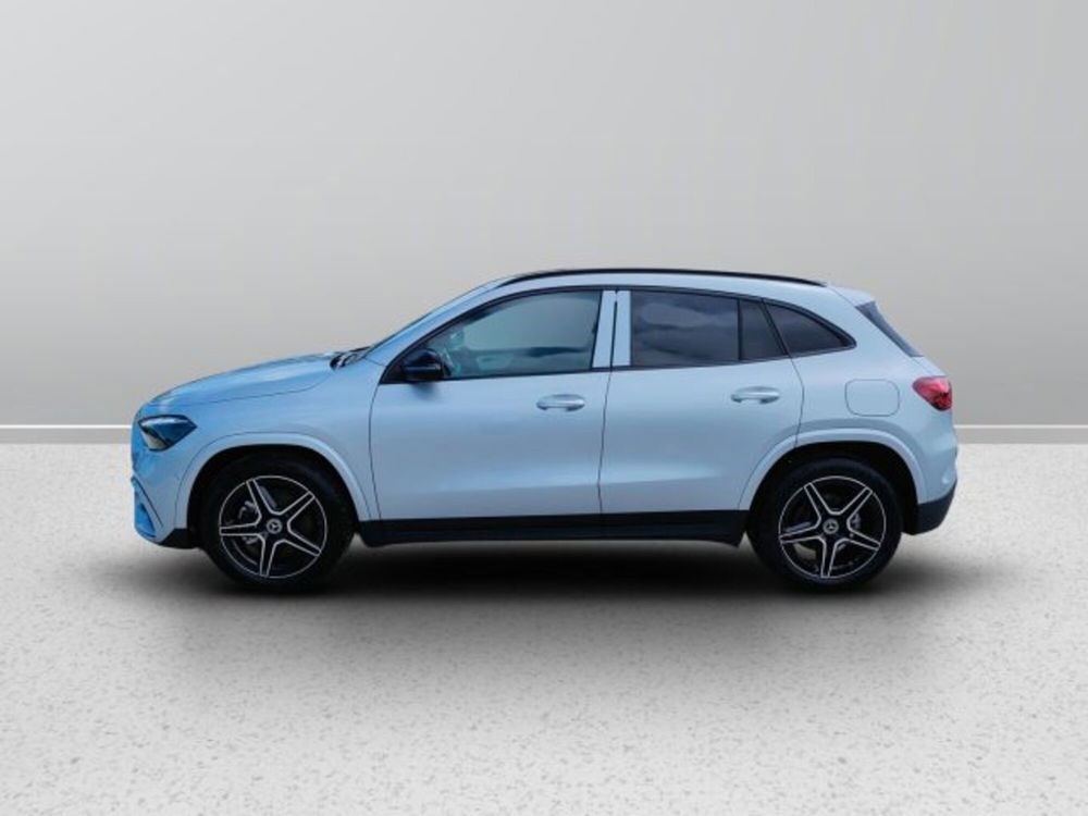 Mercedes-Benz GLA SUV nuova a Teramo (3)