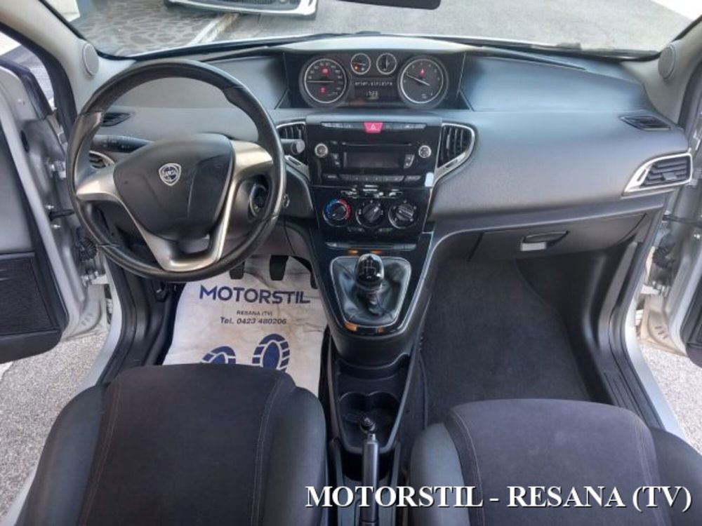 Lancia Ypsilon usata a Treviso (5)