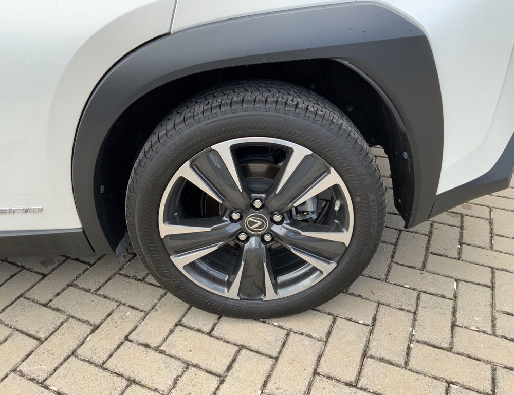 Lexus UX usata a Perugia (16)