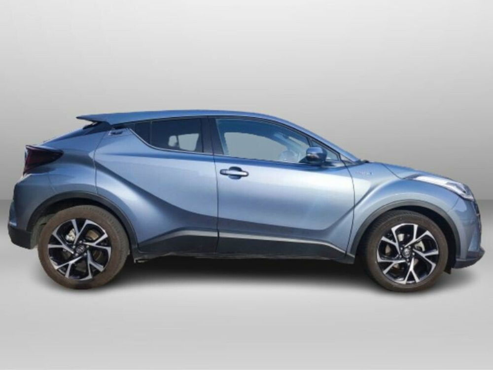 Toyota Toyota C-HR usata a Lecco (6)