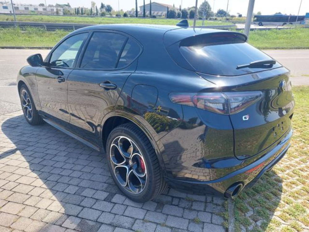 Alfa Romeo Stelvio nuova a Padova (4)