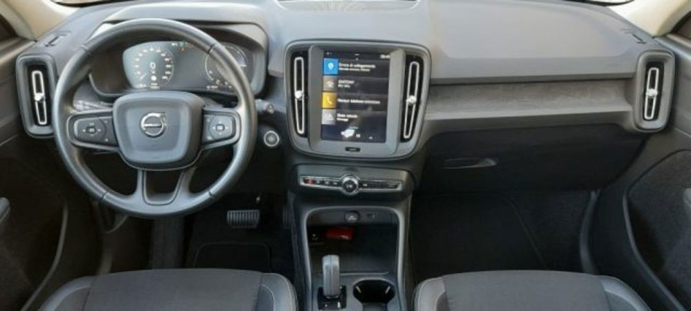 Volvo XC40 usata a Oristano (9)