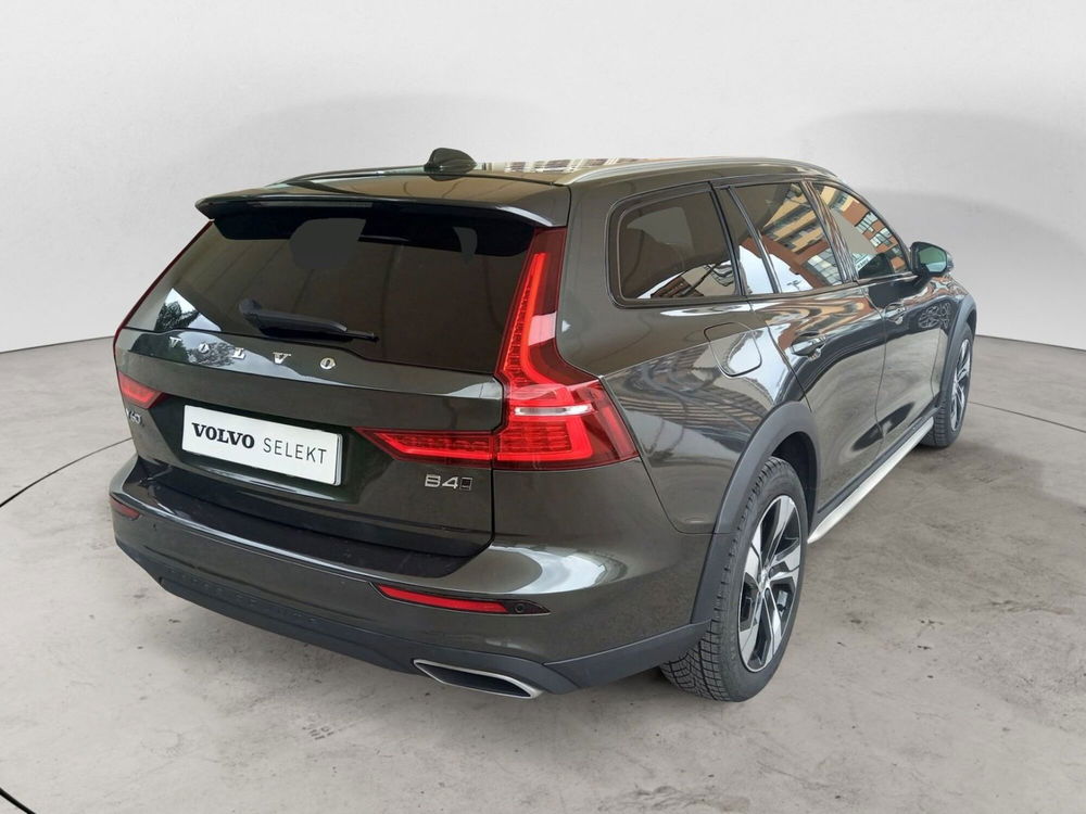 Volvo V60 Cross Country usata a Bari (2)