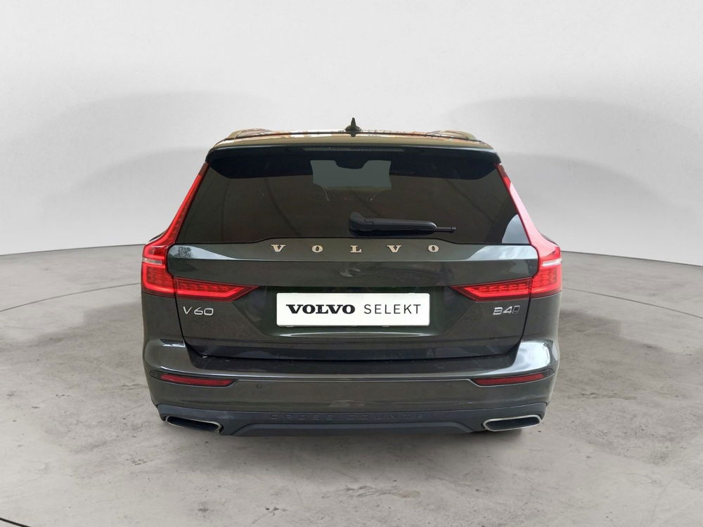 Volvo V60 Cross Country usata a Bari (4)