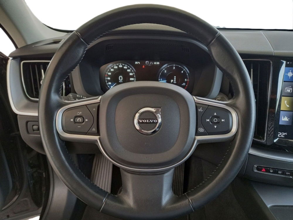 Volvo XC60 usata a Bari (9)